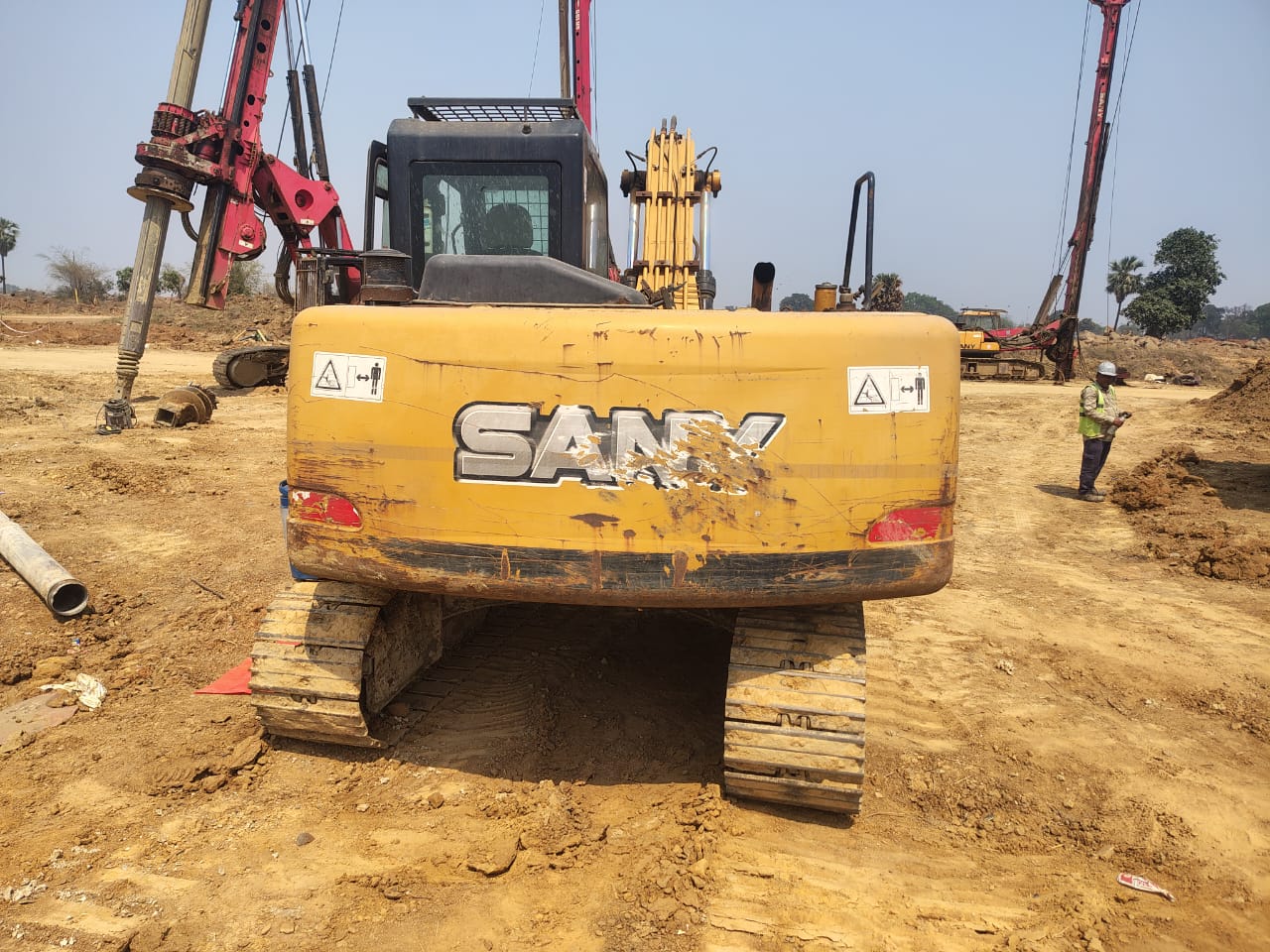 Hyundai 215L Excavator photo 2